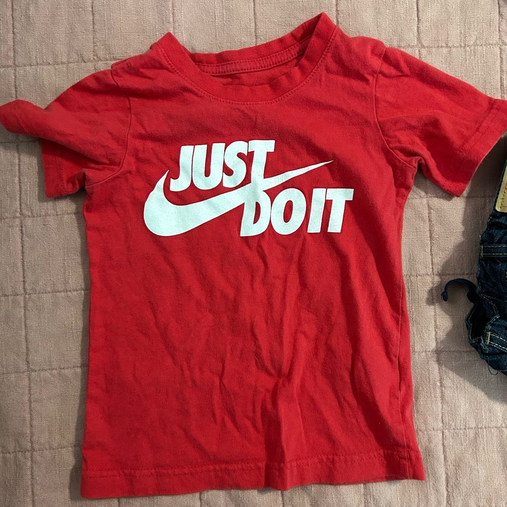 Kids Size 5 Nike Just Do It Red Shirt Swoosh